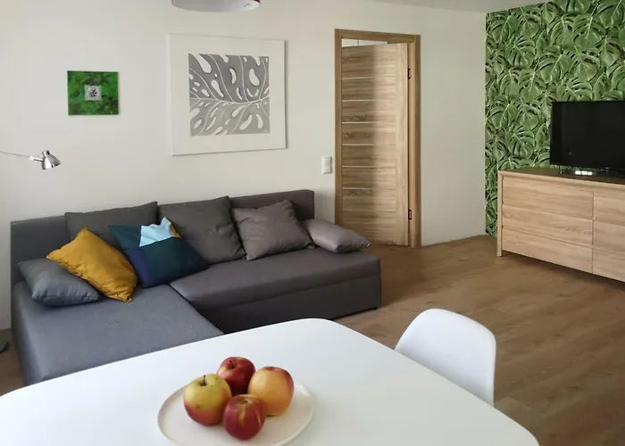 Green Leaf Apartments